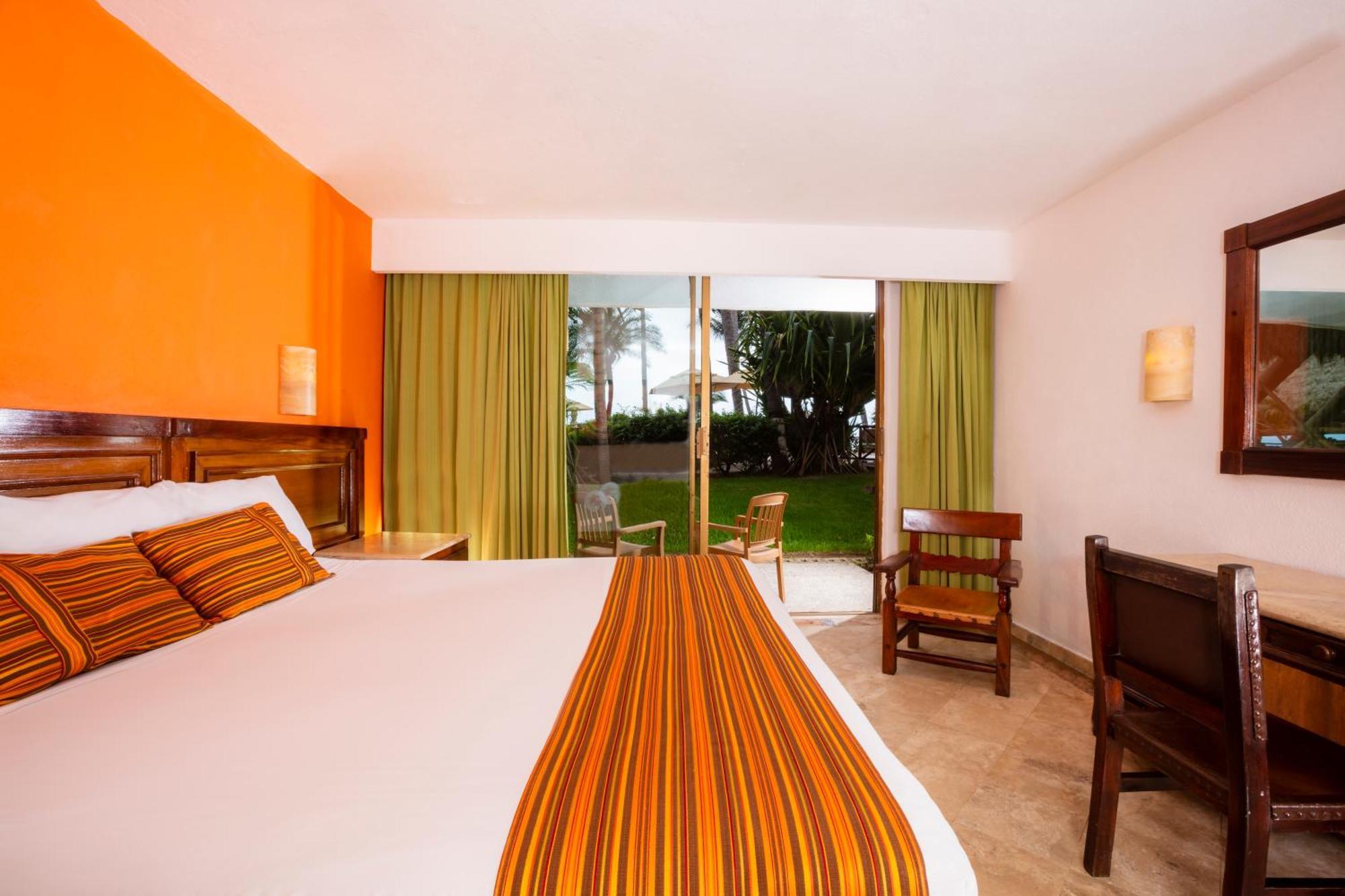 Las Palmas By The Sea All Inclusive ปูแอร์โตบาญาร์ตา ภายนอก รูปภาพ