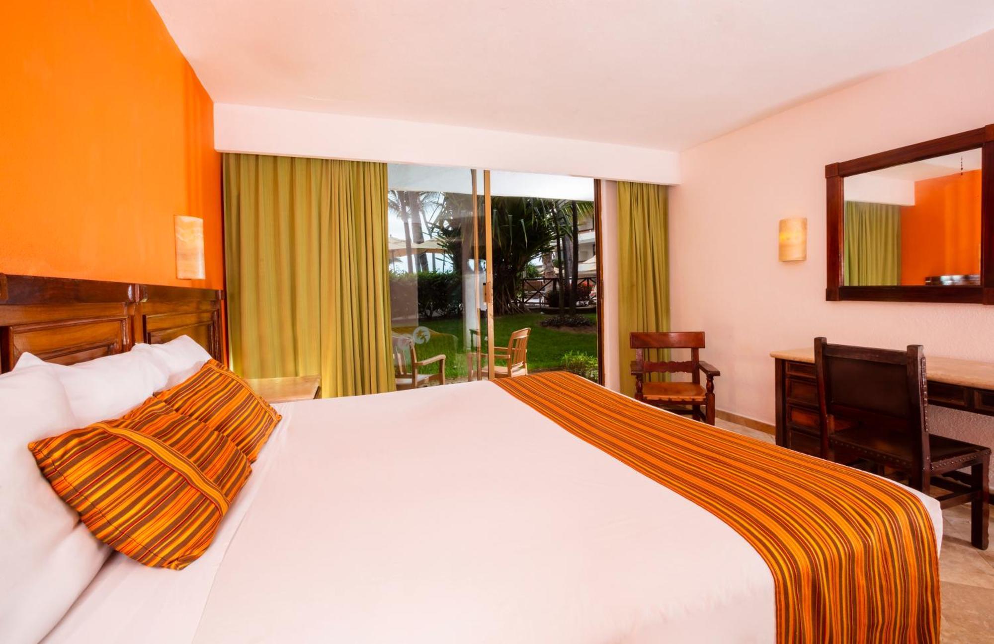 Las Palmas By The Sea All Inclusive ปูแอร์โตบาญาร์ตา ภายนอก รูปภาพ