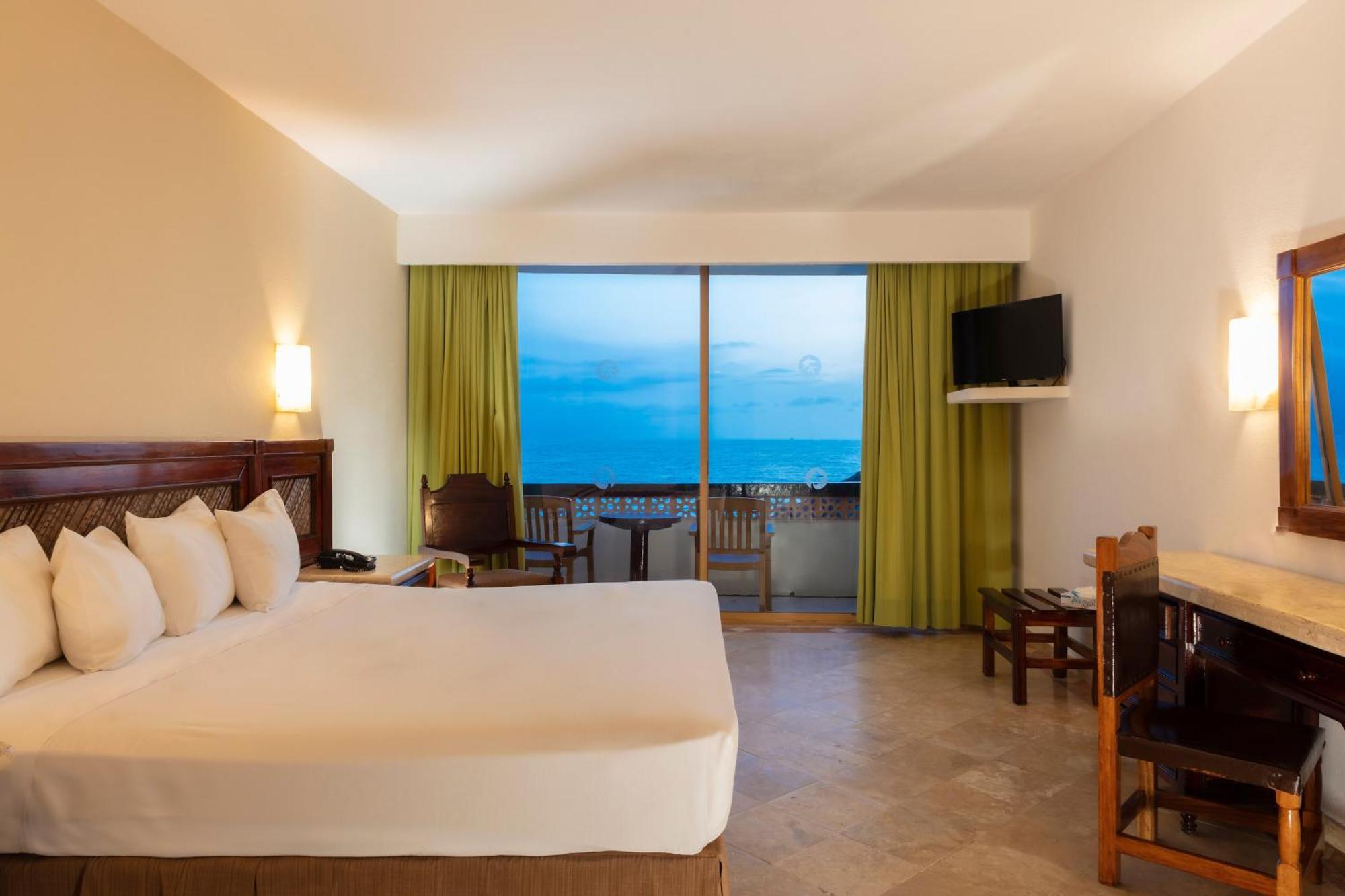 Las Palmas By The Sea All Inclusive ปูแอร์โตบาญาร์ตา ภายนอก รูปภาพ