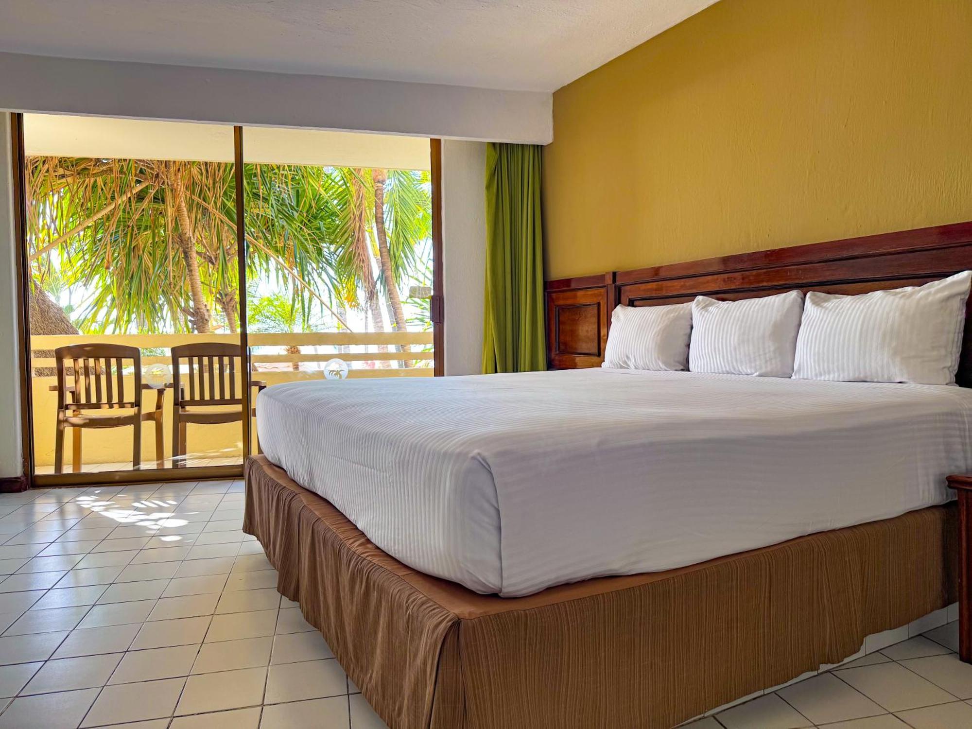 Las Palmas By The Sea All Inclusive ปูแอร์โตบาญาร์ตา ภายนอก รูปภาพ