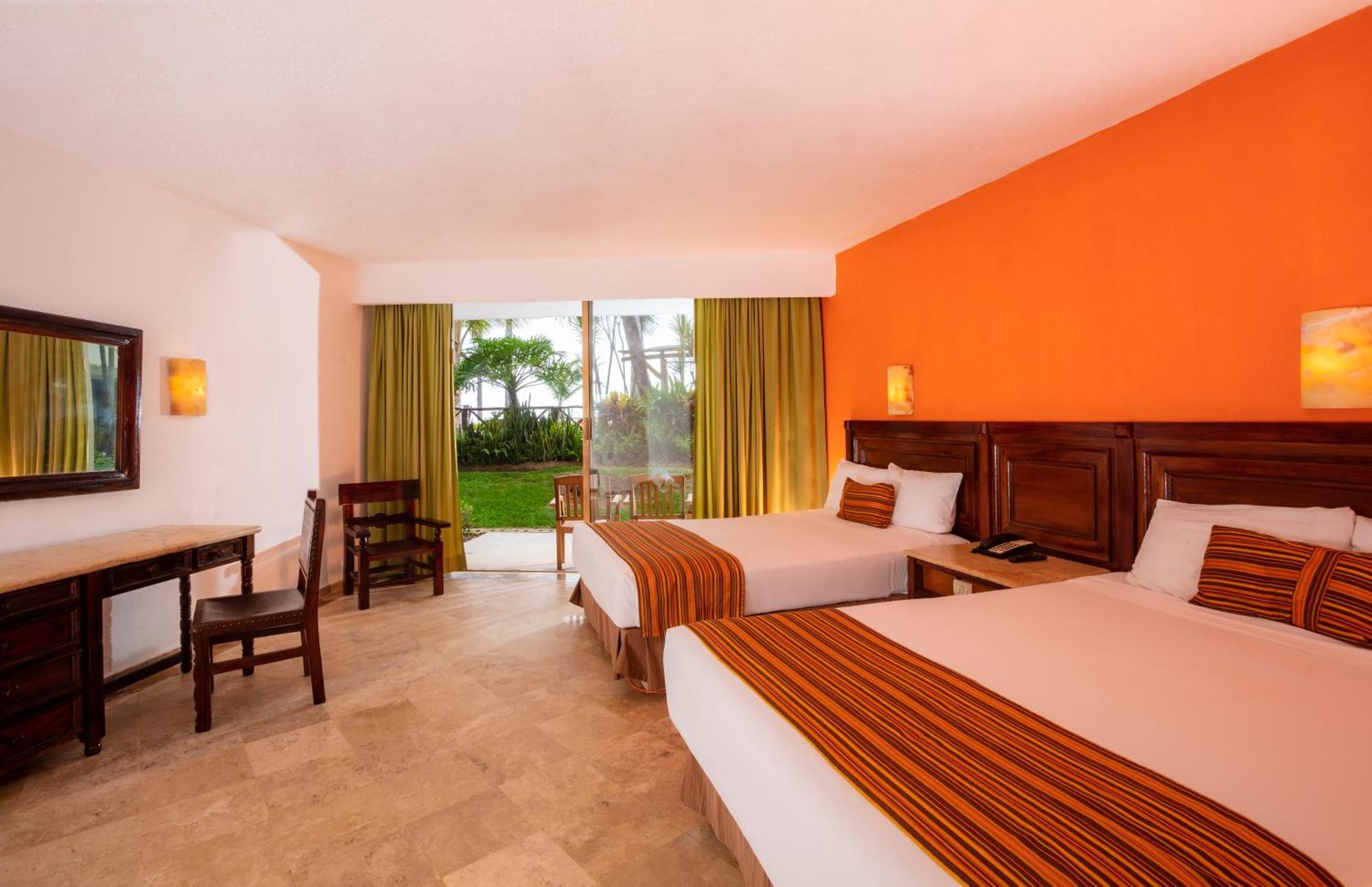 Las Palmas By The Sea All Inclusive ปูแอร์โตบาญาร์ตา ภายนอก รูปภาพ